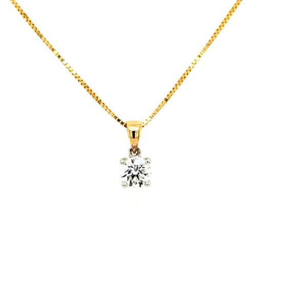 Pre Owned 18ct Diamond Solitaire Pendant and Chain ZT723